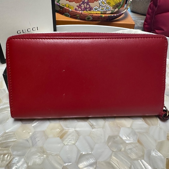 AUTHENTIC Gucci Apollo Embossed GG calfskin leather wallet! - Picture 7 of 10